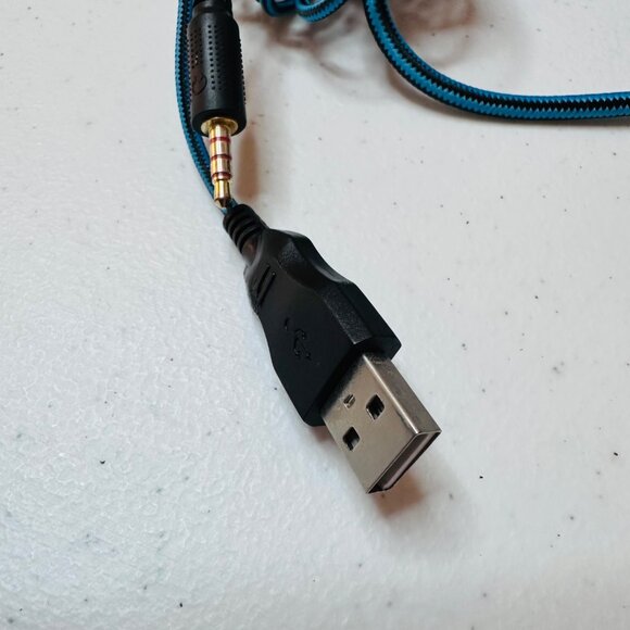 Ziumier Pro Gaming Headset Z66 With RGB Lighting & Noise Cancelling Mic - Picture 11 of 15